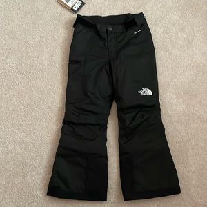 North Face NWT little girl size XS (6) black Freedom dryvent winter snowpants.